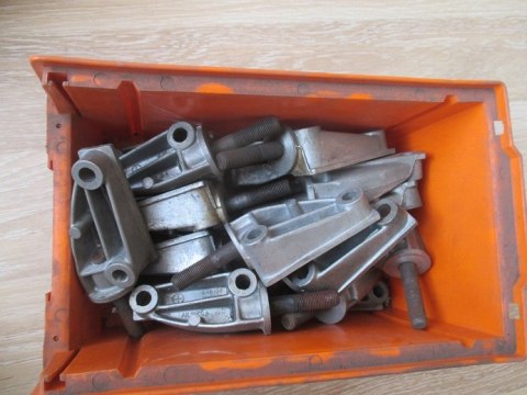 Fiat 125 FSO wspornik alternatora nowy