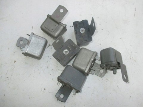 Fiat 125 zuk nysa polonez przekaznik sygnalu T5210