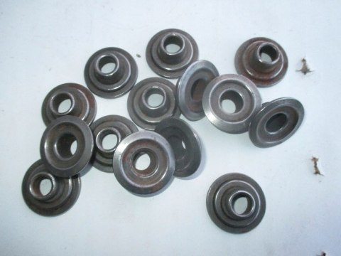 Fiat 125p miseczka podkladka sprezyny zaworow