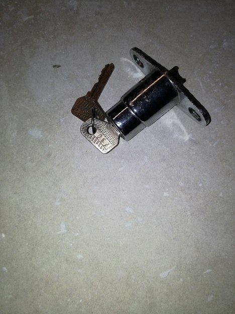 Fiat 125p zamek bagaznika