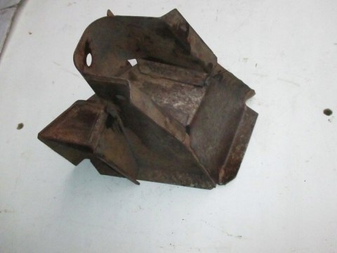 Fiat 126 wspornik wahacza poprzecznicy tylny prawy