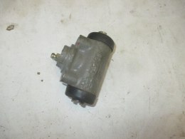 Fiat 126p cylinderek hamulcowy