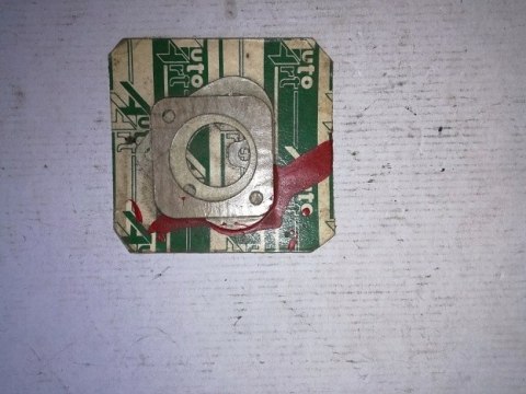 Fiat 126p uszczelki gaznika