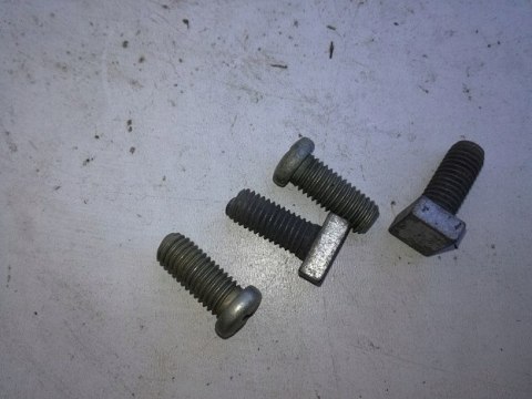 Polonez fiat 125p sruba mocowania fotela