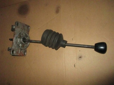 Skoda 100s lewarek dzwignia zmiany biegow