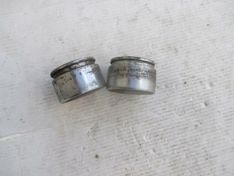 Skoda 100s tloczek hamulcowy 2szt