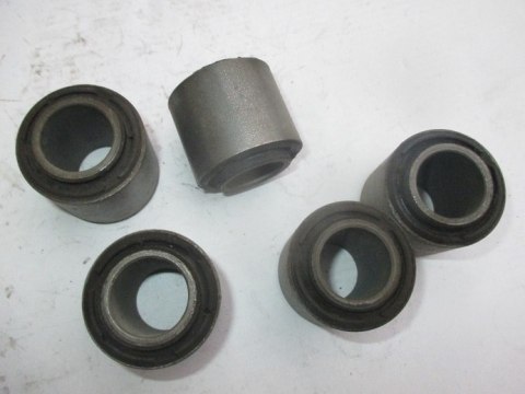 Daewoo nubira tuleja wahacza tylnego