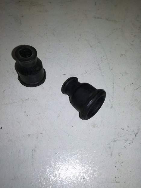 Fiat 125p 126 polonez oslonki kopulki przewodow zaplonowych 2szt