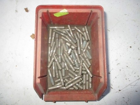 Fiat 125p 126p polonez sruba szpilka M6x30