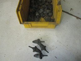 Fiat 125p 1300 odboj maski silnika nowy