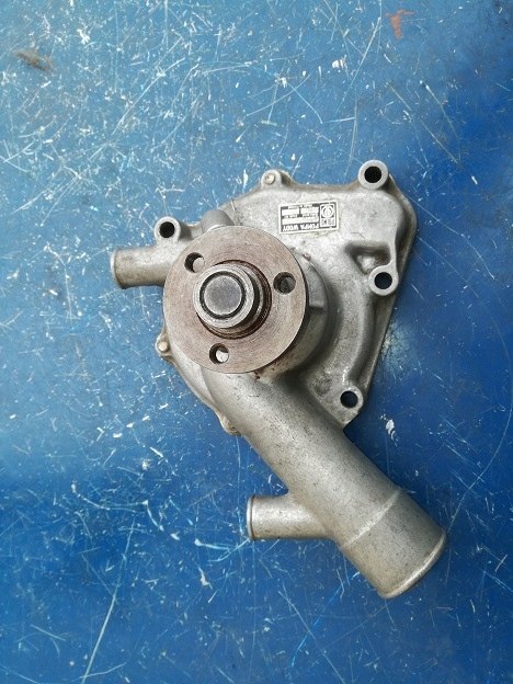 Fiat 125p 1300 pompa wody nowa