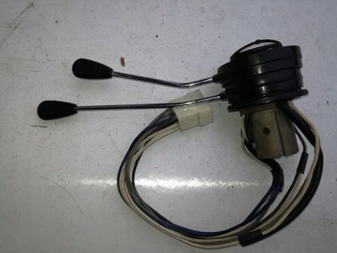 Fiat 125p 1300 przelacznik swiatel kierunkowskazow