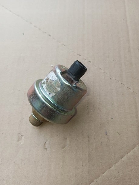 Fiat 125p FSO polonez czujnik cisnienia oleju