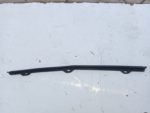 Fiat 125p listwa atrapy dolna