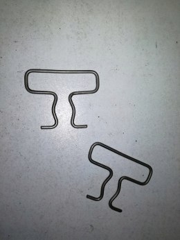 Fiat 125p polonez sprezynka klockow hamulcowych 2 szt