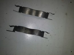 Fiat 125p polonez sprezynka klockow hamulcowych 2szt