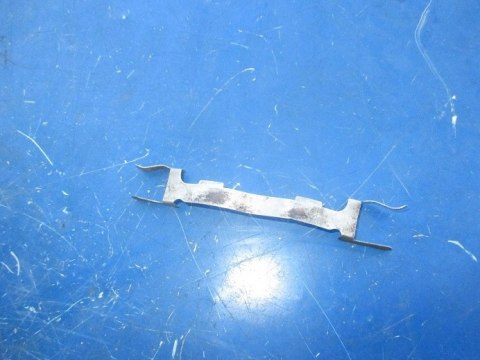 Fiat 125p polonez sprezynka klockow hamulcowych