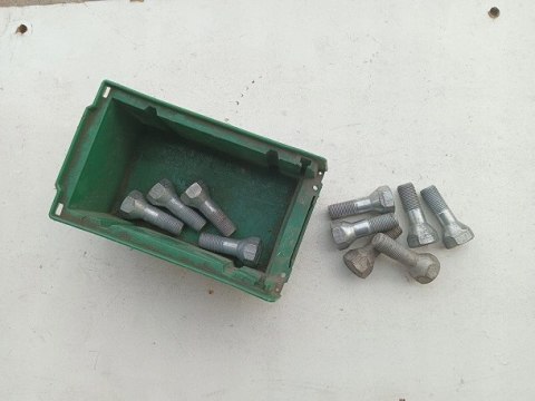 Fiat 125p polonez sruba kola