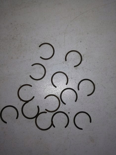 Fiat 125p polonez zabezpieczenie sworznia tloka 1szt