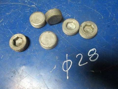 Fiat 125p polonez zaslepka korek skrzyni biegow i glowicy 28mm