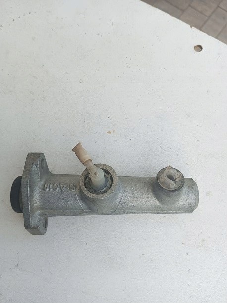 Fiat 125p pompa sprzegla