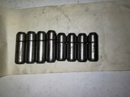Fiat 125p prowadnica zaworu 8szt.