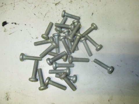 Fiat 125p sruba wkret podlokietnika 3szt.