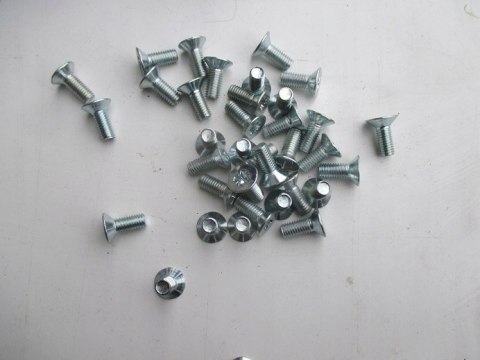 Fiat 125p sruba zawiasow drzwi 5szt.