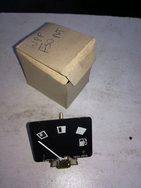 Fiat 125p wskaznik poziomu paliwa okragle zegary