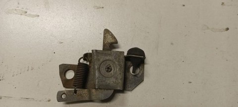 Fiat 125p zamek maski silnika