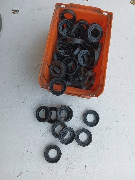 Fiat 126p 125p polonez syrena rozetka podkladka korbki