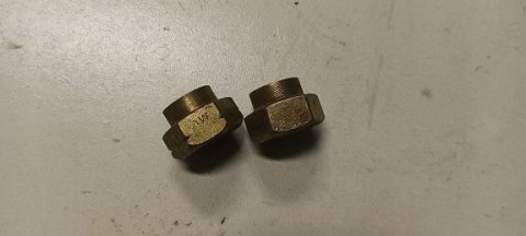 Fiat 126p FL nakretka piasty lozyska kola prawa lewa 2szt