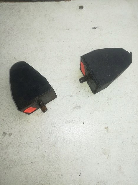 Fiat 126p odboj resora 2szt.