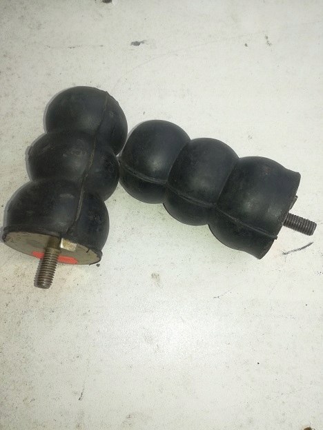 Fiat 126p odboj wahacza balwanek 2szt