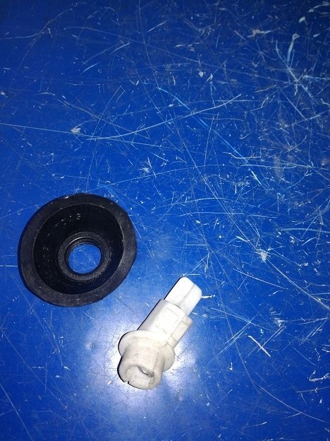 Fiat 126p oslona oprawka zarowki lampy