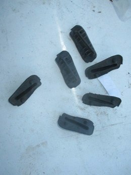 Fiat 126p oslona rozpieracza hamulca recznego prawa