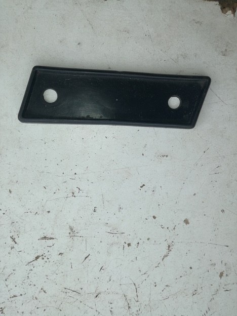 Fiat 126p podkladka znaczka emblematu fiat