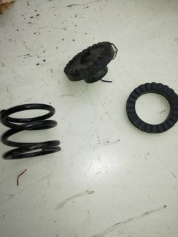 Fiat 126p sprezyna poduszka silnika