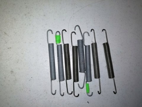 Fiat 126p sprezyna szczek hamulcowych Cinquecento