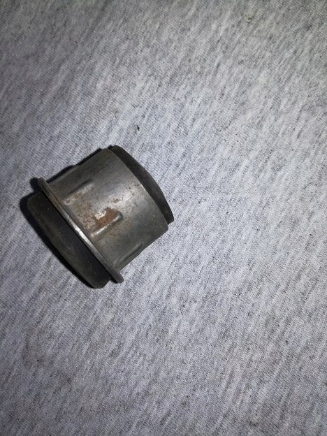 Fiat 126p tulejka wahacza przedniego