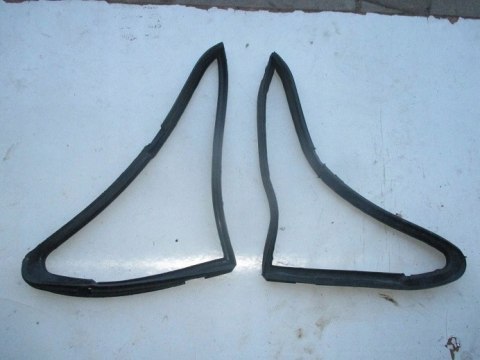 Fiat 126p uszczelka szyby trojkatnej drzwi 2szt