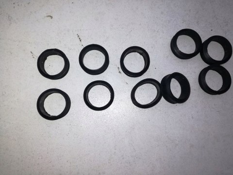 Fiat 126p uszczelki oslon rurek drazkow lasek popychaczy