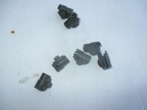 Fiat 126p zaczep spinka linki rozrusznika