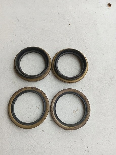 Matiz uszczelniacz simmering piasty kola 4 szt