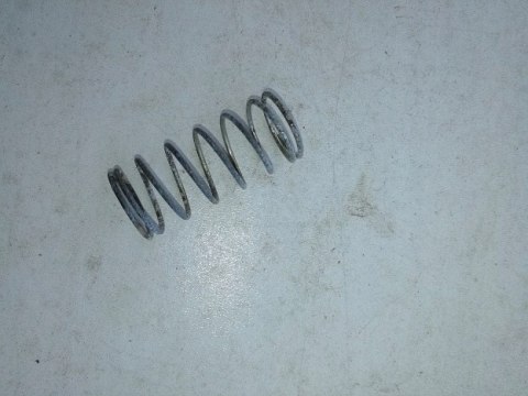 Polonez fiat 125p sprezyna pompa paliwa