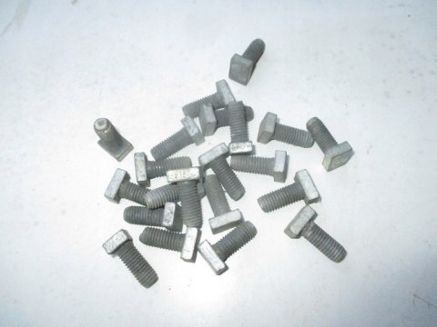 Polonez fiat 125p sruba fotela 4szt.