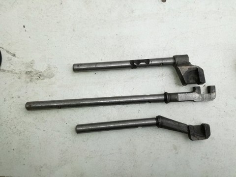 Polonez walek widelek wodzik biegu skrzyni 5 biegowej 3 szt