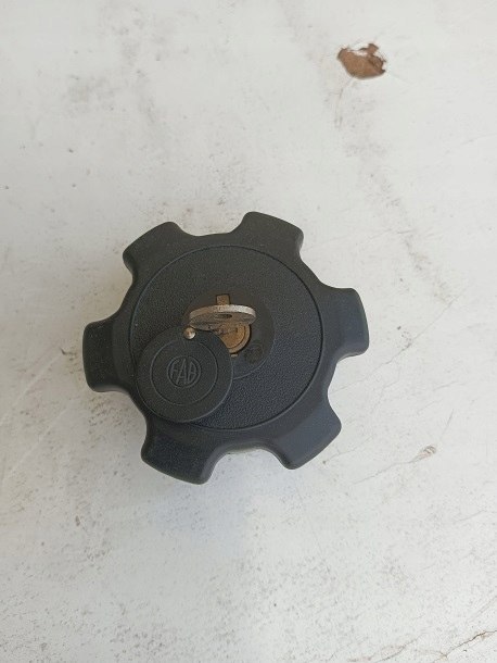 Skoda 100 105 110 120 korek paliwa