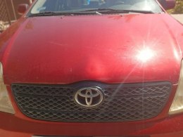 Toyota corolla e12 atrapa emblemat