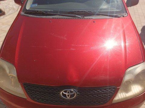 Toyota corolla e12 maska silnika